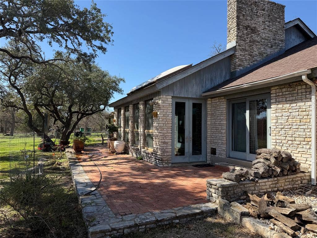 115 Woodland Road, Kerrville, TX 78028 115 Woodland Road, Kerrville, TX 78028