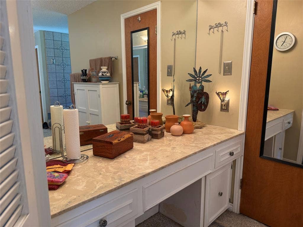 115 Woodland Road, Kerrville, TX 78028 115 Woodland Road, Kerrville, TX 78028