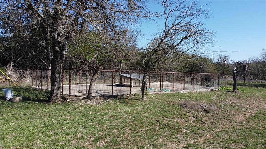 115 Woodland Road, Kerrville, TX 78028 115 Woodland Road, Kerrville, TX 78028