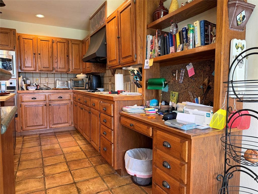 115 Woodland Road, Kerrville, TX 78028 115 Woodland Road, Kerrville, TX 78028