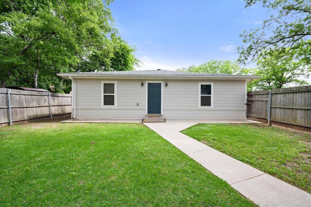 516 E Ross Street, Waxahachie, TX 75165 516 E Ross Street, Waxahachie, TX 75165