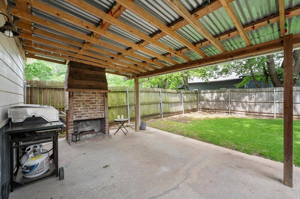516 E Ross Street, Waxahachie, TX 75165 516 E Ross Street, Waxahachie, TX 75165