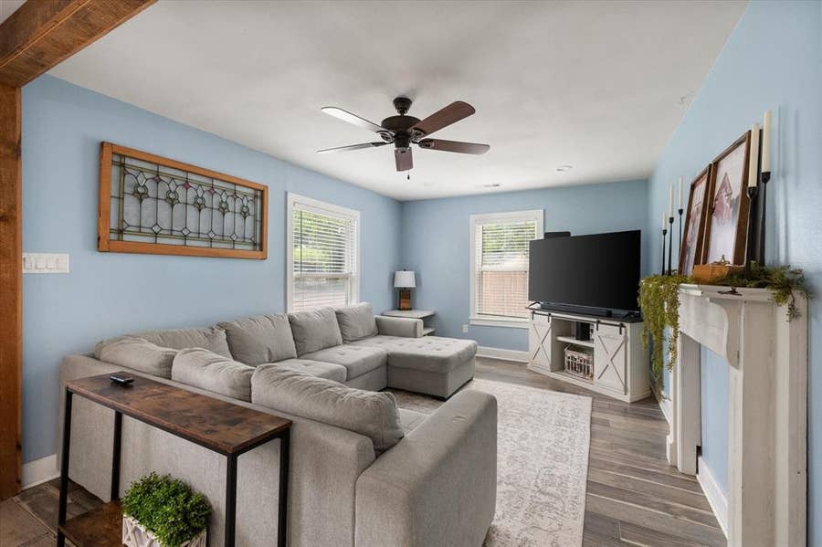Property photo for 516 E Ross Street, Waxahachie, TX