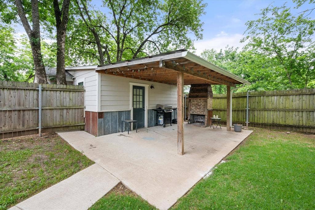 516 E Ross Street, Waxahachie, TX 75165 516 E Ross Street, Waxahachie, TX 75165