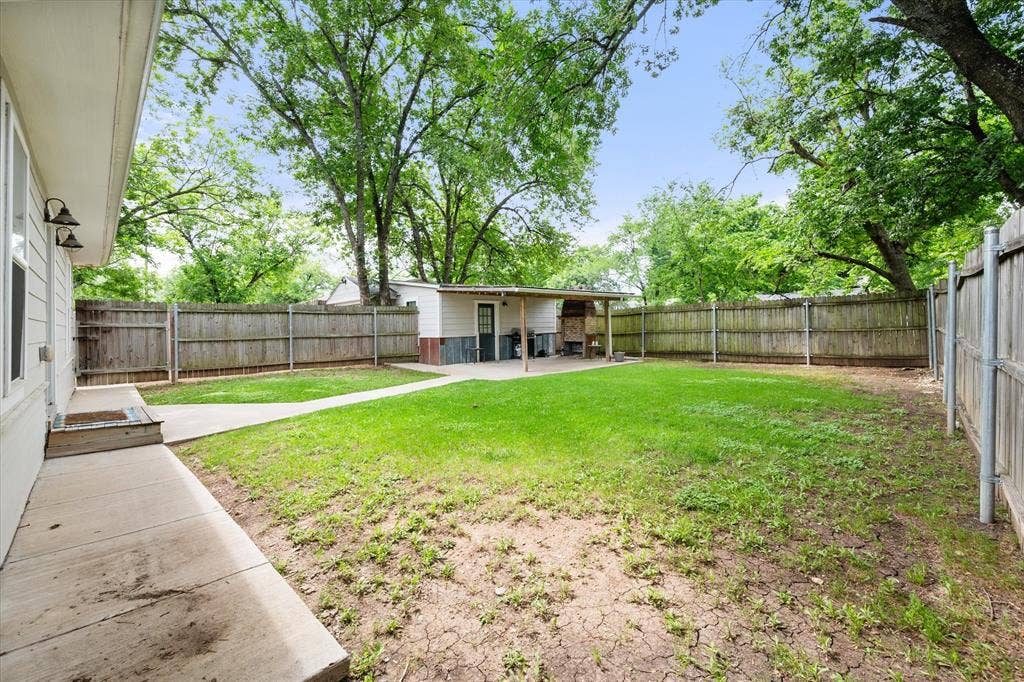 516 E Ross Street, Waxahachie, TX 75165 516 E Ross Street, Waxahachie, TX 75165