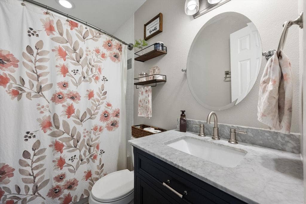 516 E Ross Street, Waxahachie, TX 75165 516 E Ross Street, Waxahachie, TX 75165