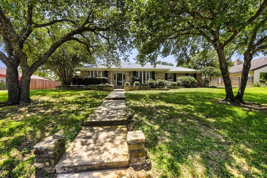 Property photo for 3712 Greenbriar Court, Colleyville, TX