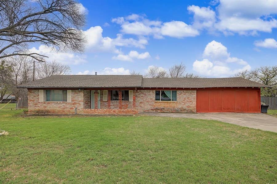 Property photo for 4113 Canyon Trail, Lake Worth, TX