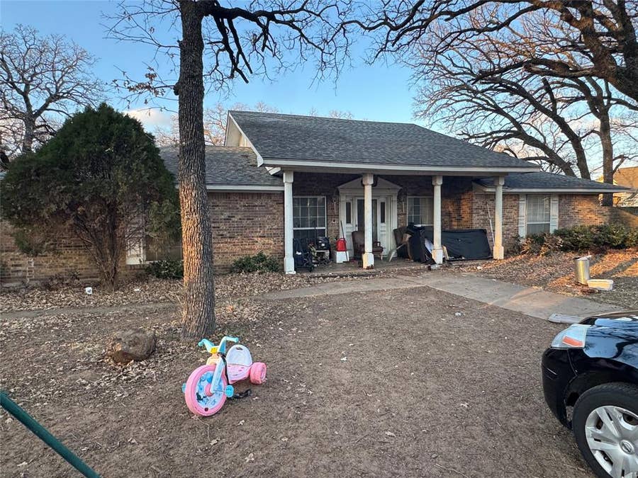 Property photo for 2301 Turner Way, Arlington, TX