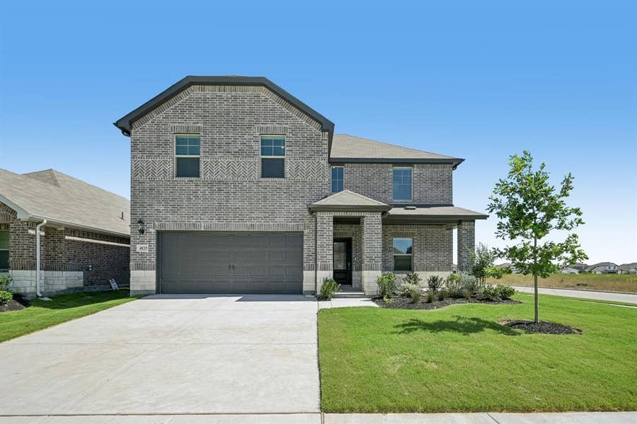 Property photo for 4035 Granbury Drive, Farmersville, TX