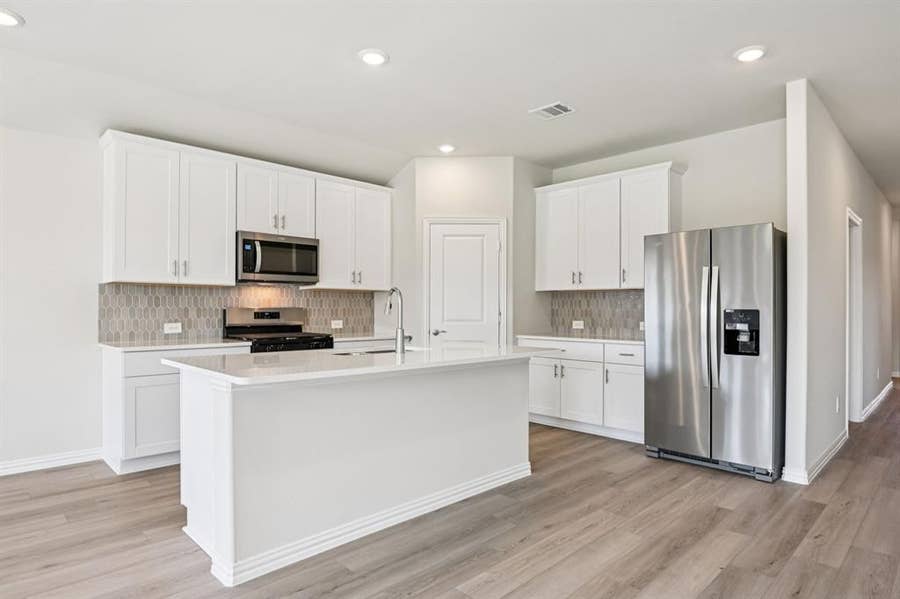 Property photo for 4031 Granbury Drive, Farmersville, TX