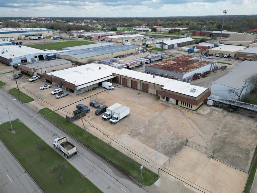 Property photo for 910 W Kearney Street, Mesquite, TX