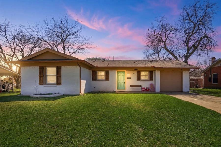 Property photo for 1540 Roma Lane, Fort Worth, TX