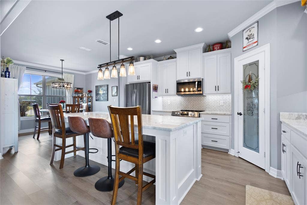 18341 Timber Oaks Drive, Lindale, TX 75771 18341 Timber Oaks Drive, Lindale, TX 75771