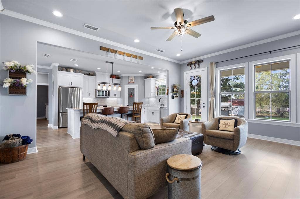18341 Timber Oaks Drive, Lindale, TX 75771 18341 Timber Oaks Drive, Lindale, TX 75771