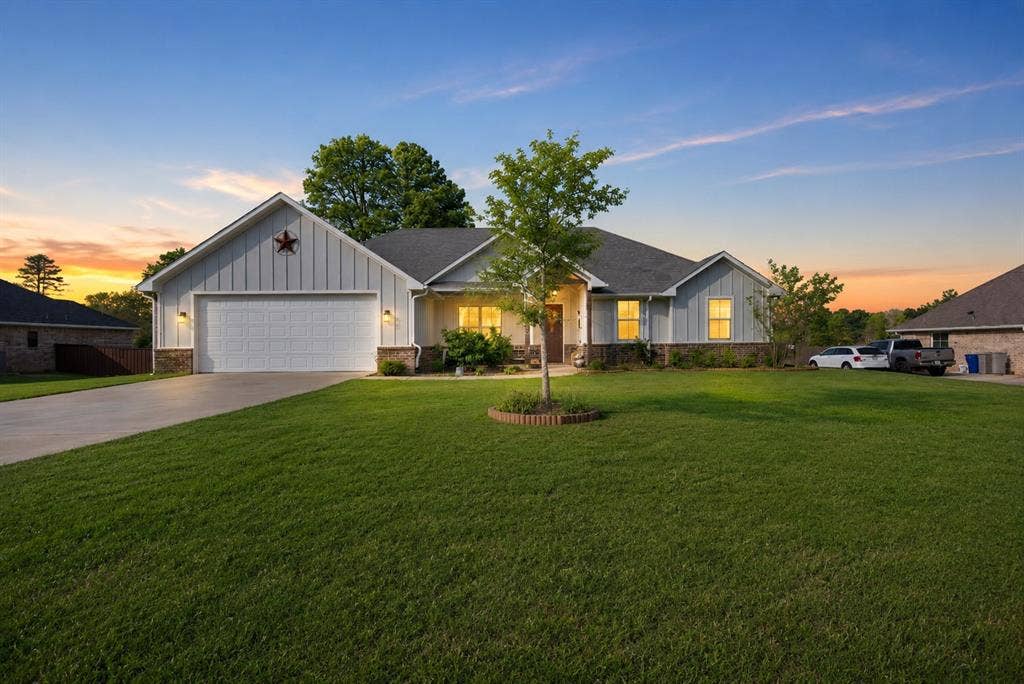 18341 Timber Oaks Drive, Lindale, TX 75771 18341 Timber Oaks Drive, Lindale, TX 75771