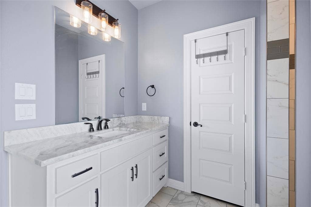 18341 Timber Oaks Drive, Lindale, TX 75771 18341 Timber Oaks Drive, Lindale, TX 75771
