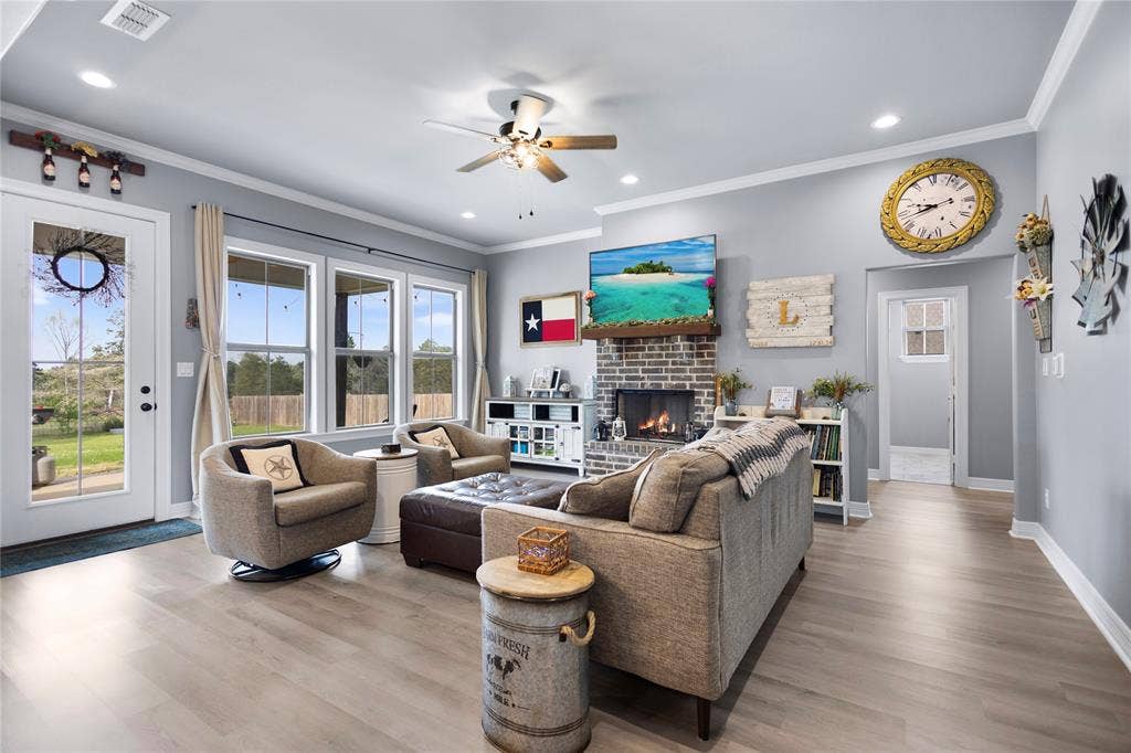 18341 Timber Oaks Drive, Lindale, TX 75771 18341 Timber Oaks Drive, Lindale, TX 75771