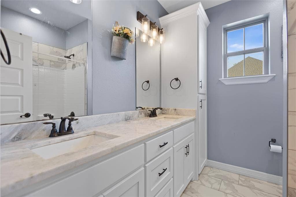 18341 Timber Oaks Drive, Lindale, TX 75771 18341 Timber Oaks Drive, Lindale, TX 75771