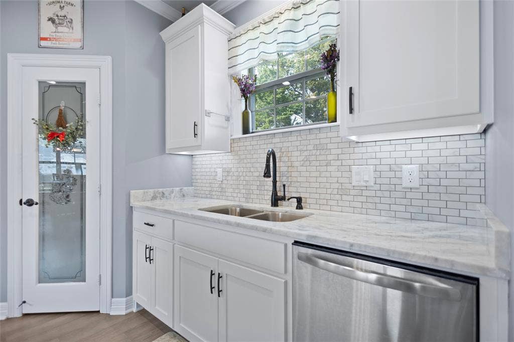 18341 Timber Oaks Drive, Lindale, TX 75771 18341 Timber Oaks Drive, Lindale, TX 75771