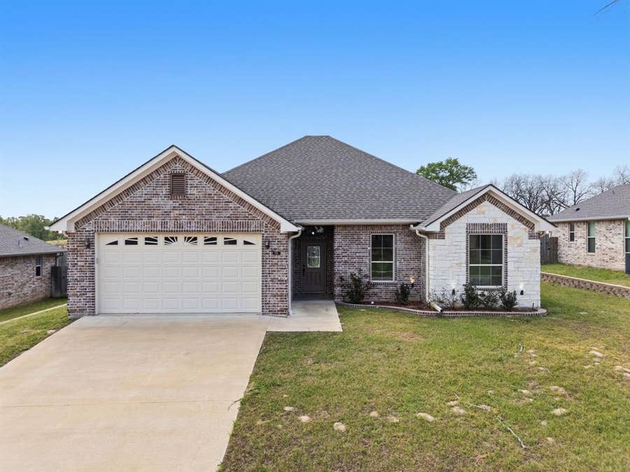 Property photo for 114 Hay Meadow Drive, Winona, TX