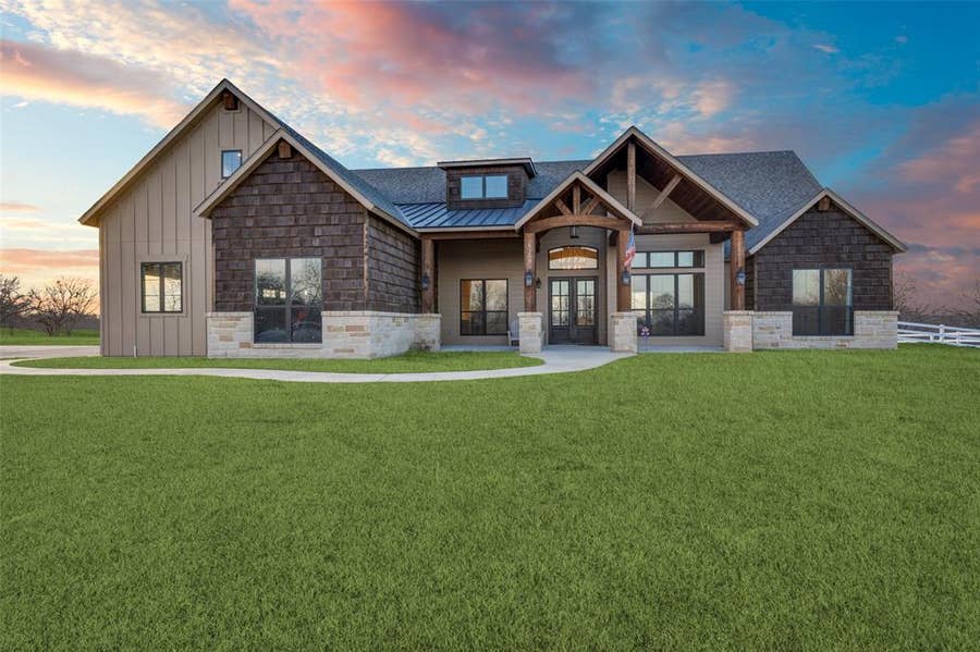 Property photo for 5165 Hartlee Field Road, Denton, TX