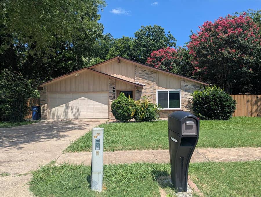 Property photo for 5818 Townshire Road, Garland, TX