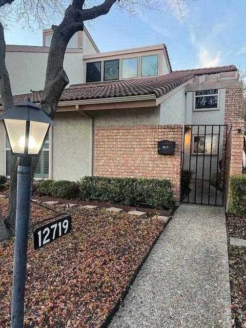 Property photo for 12719 Burninglog Lane, Dallas, TX