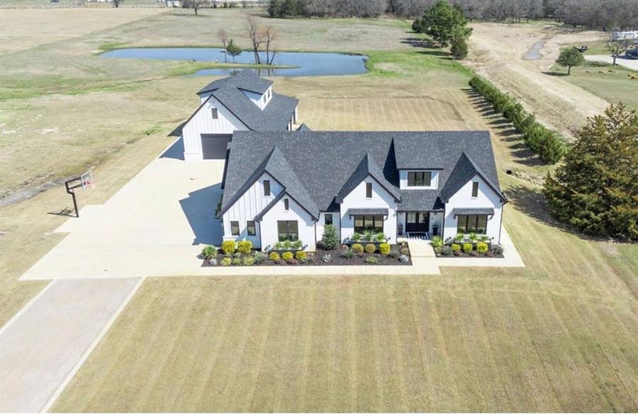 Property photo for 6724 Clearwater Ranch Road, Wills Point, TX