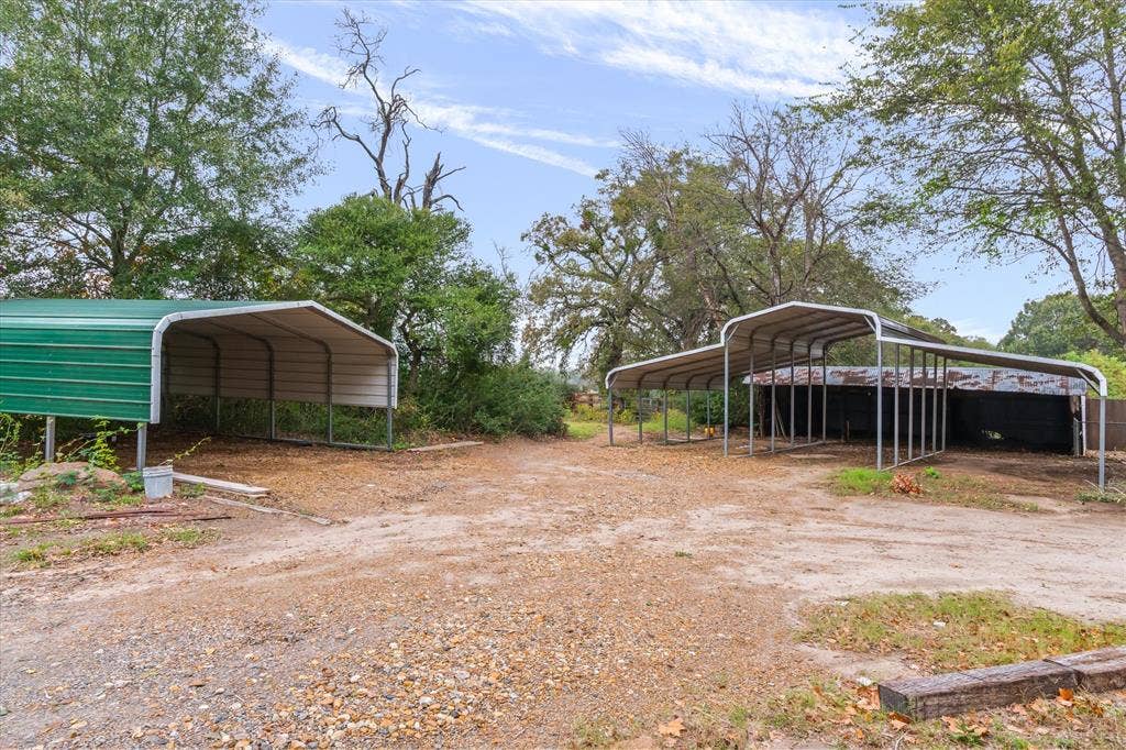 25046 Fm 857, Grand Saline, TX 75140 Additional parking