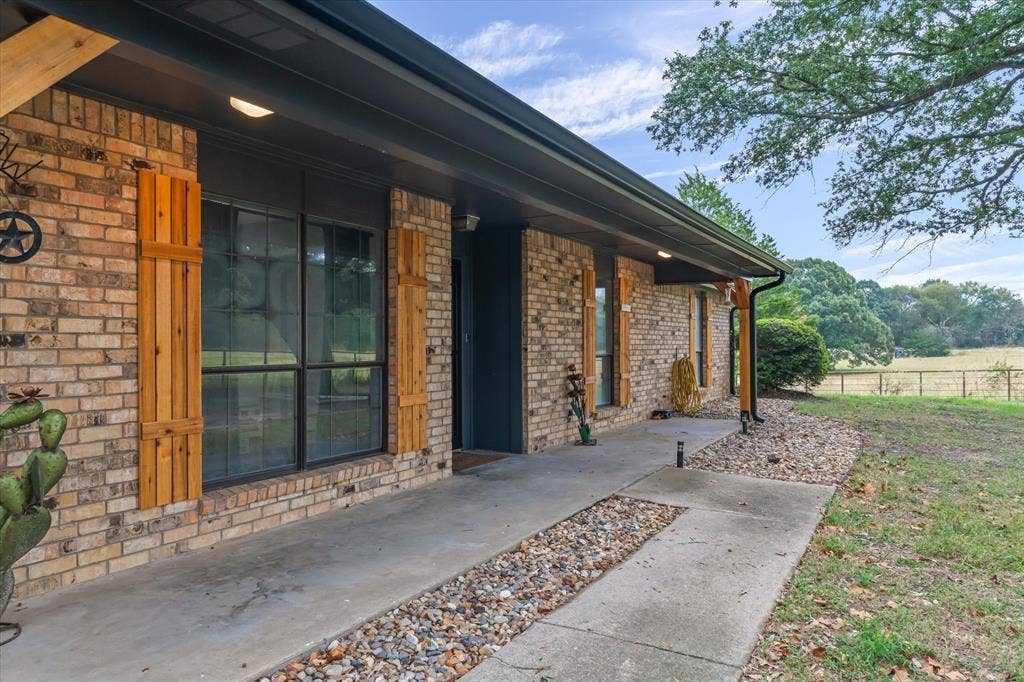 25046 Fm 857, Grand Saline, TX 75140 Front patio