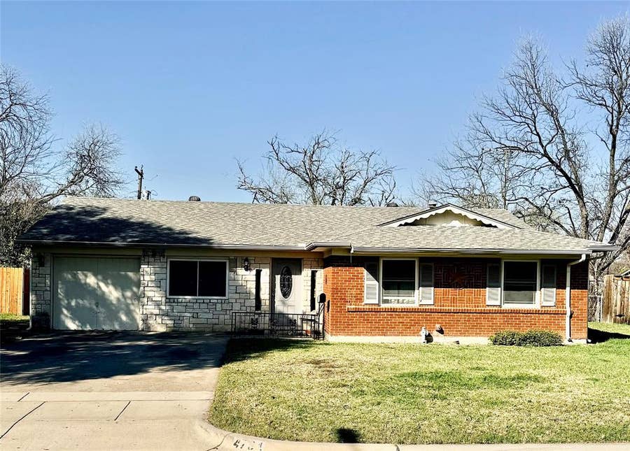 Property photo for 4704 Carlyle Drive, Fort Worth, TX