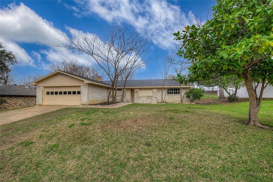 Property photo for 1218 Northwood Drive, Commerce, TX