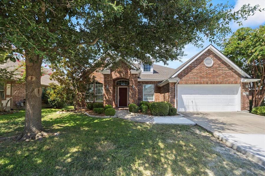 Property photo for 207 Leonard Way, Fate, TX