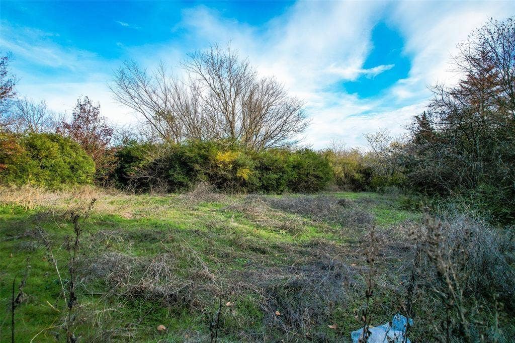 800 N Prairie Creek Road, Dallas, TX 75217