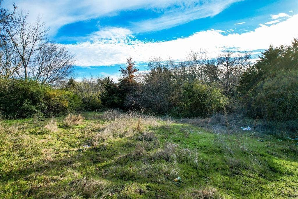 800 N Prairie Creek Road, Dallas, TX 75217