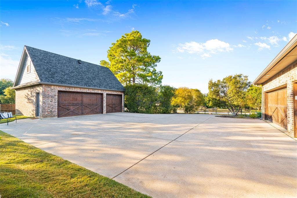 1684 Blevins Drive, Keller, TX 76248 Separate 2 bedroom Guest Apartment with 1 car Garage