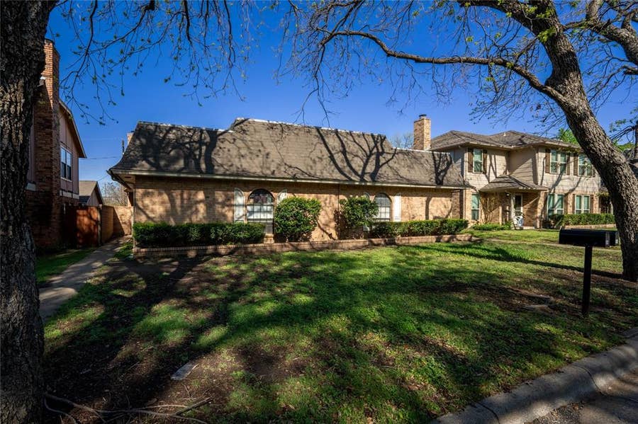 Property photo for 604 Windgate Court, Arlington, TX