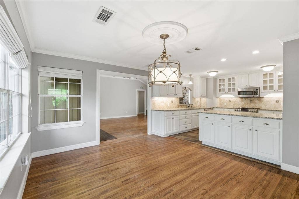 3526 Lakeridge Drive, Grapevine, TX 76051 3526 Lakeridge Drive, Grapevine, TX 76051