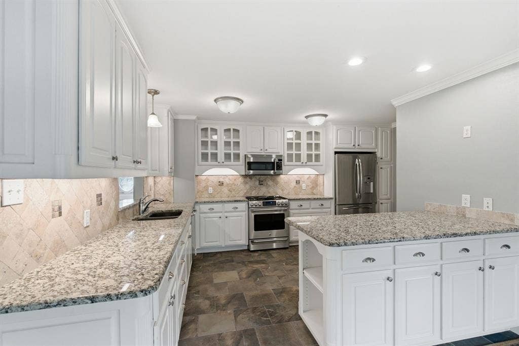 3526 Lakeridge Drive, Grapevine, TX 76051 3526 Lakeridge Drive, Grapevine, TX 76051