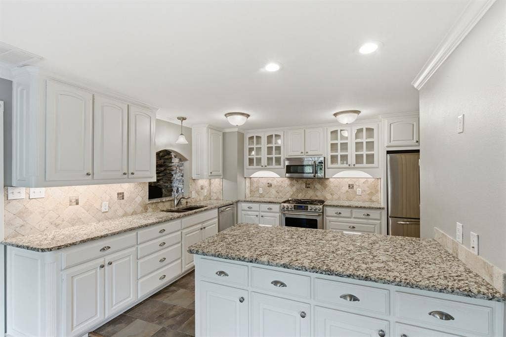 3526 Lakeridge Drive, Grapevine, TX 76051 3526 Lakeridge Drive, Grapevine, TX 76051
