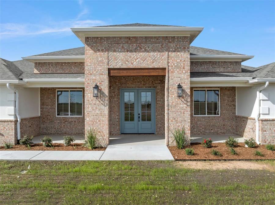Property photo for 995 Galaxy Road, Woodway, TX