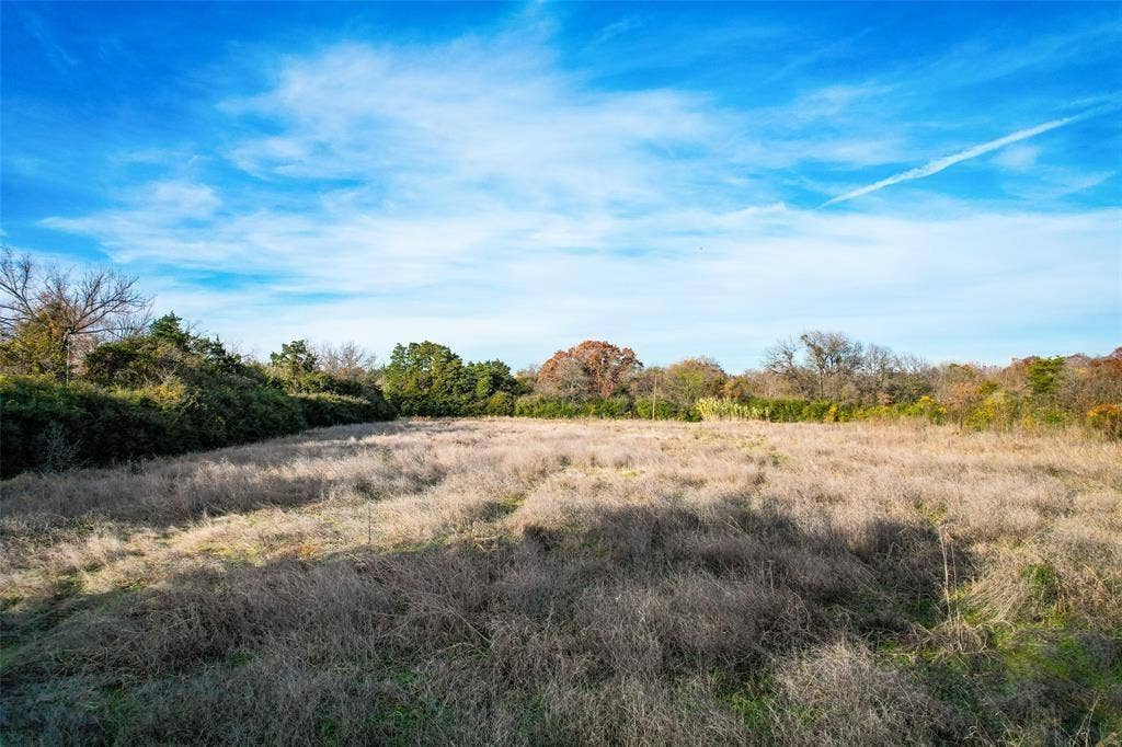910 N Prairie Creek Road, Dallas, TX 75217 910 N Prairie Creek Road, Dallas, TX 75217
