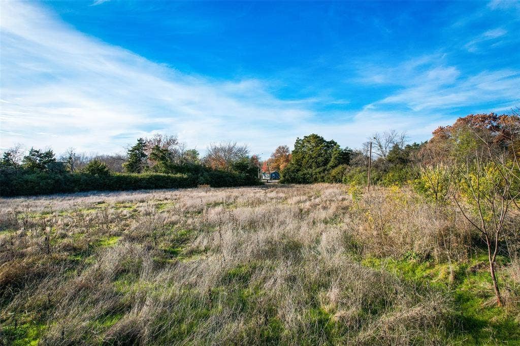 910 N Prairie Creek Road, Dallas, TX 75217 910 N Prairie Creek Road, Dallas, TX 75217