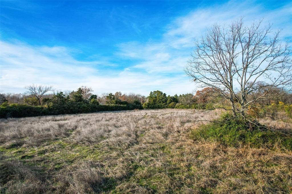 910 N Prairie Creek Road, Dallas, TX 75217 910 N Prairie Creek Road, Dallas, TX 75217