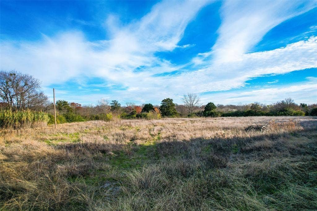910 N Prairie Creek Road, Dallas, TX 75217 910 N Prairie Creek Road, Dallas, TX 75217