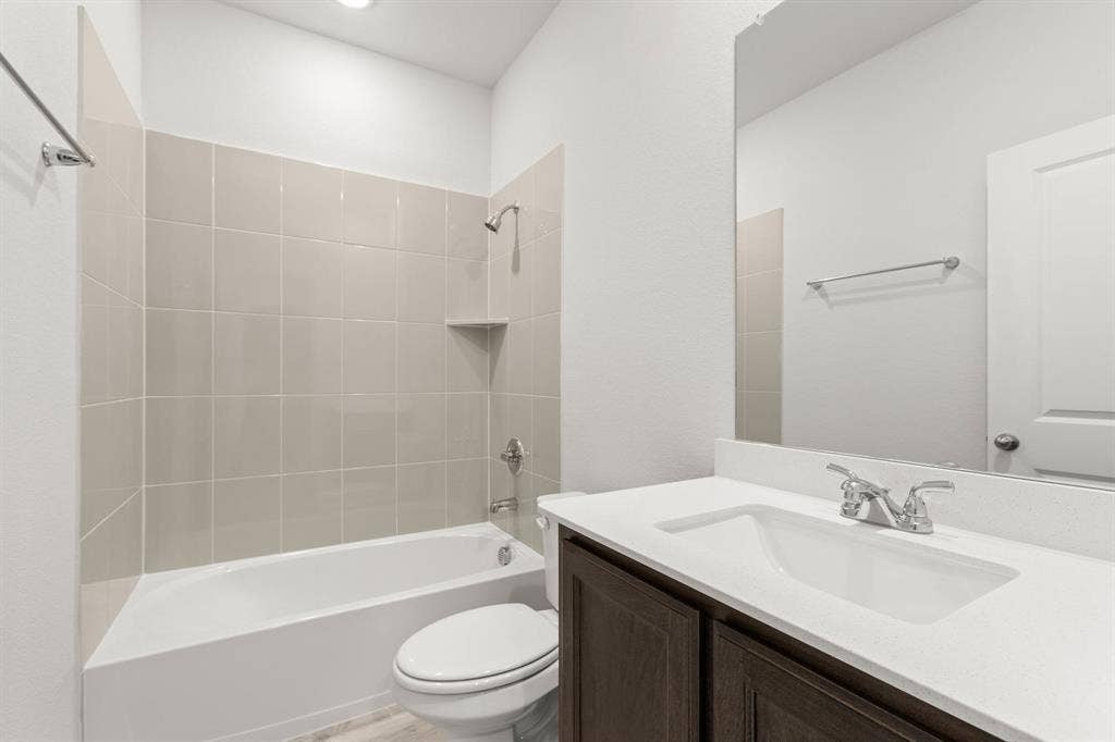 1983 Gentle Oak Trail, Corinth, TX 76210 1983 Gentle Oak-Bathroom-1
