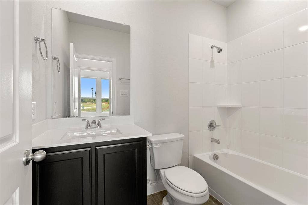 1987 Gentle Oak-Bathroom-1