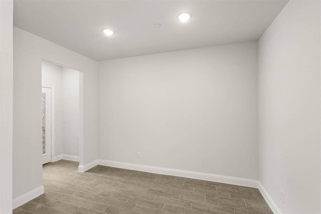 1987 Gentle Oak-Bedroom-1