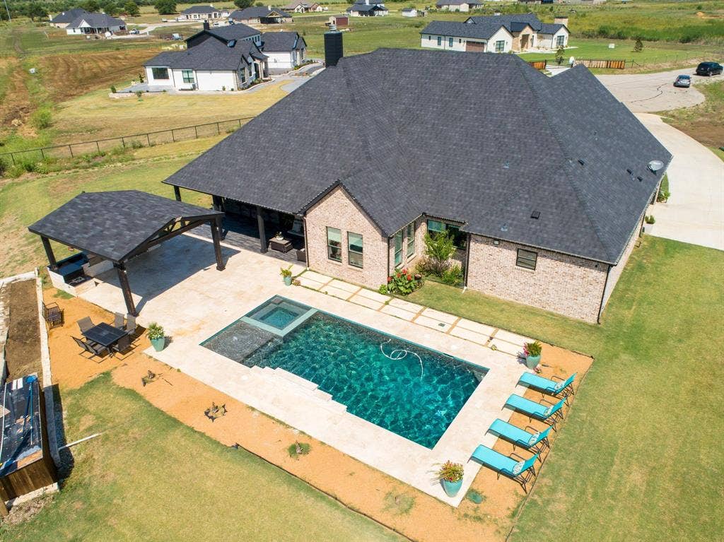7299 Tom Trail, Krum, TX 76249